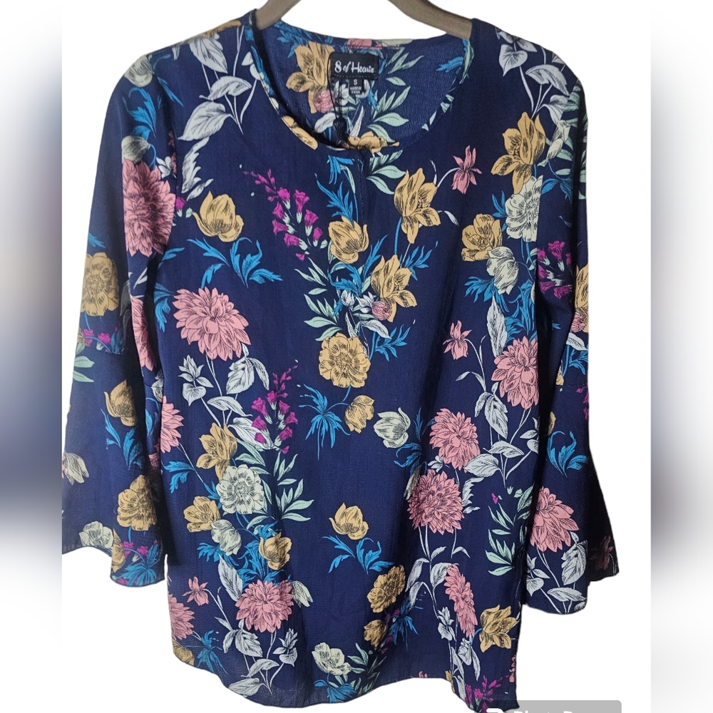 8 of Hearts woman's navy floral design bell sleeves top size S